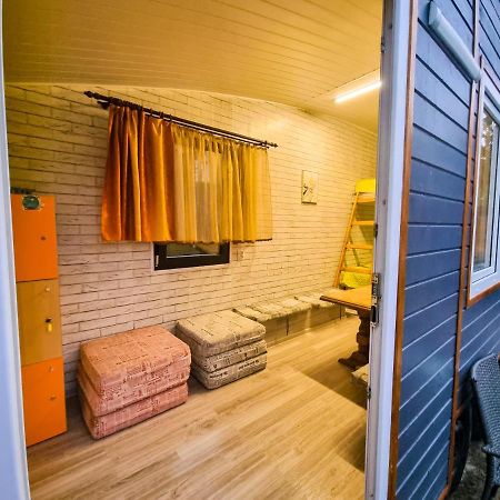 Tiny Houses In The Garden 큼홀룸그몰도베네스크 외부 사진