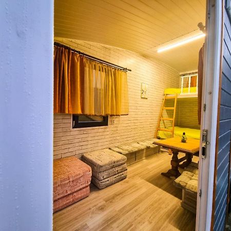 Tiny Houses In The Garden 큼홀룸그몰도베네스크 외부 사진