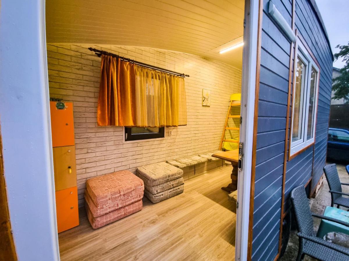 Tiny Houses In The Garden 큼홀룸그몰도베네스크 외부 사진
