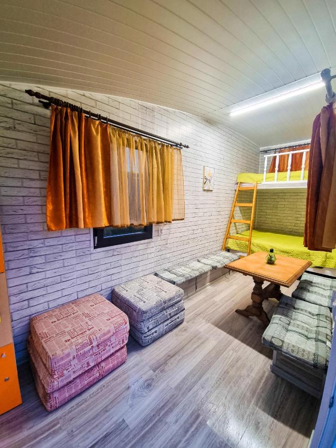Tiny Houses In The Garden 큼홀룸그몰도베네스크 외부 사진